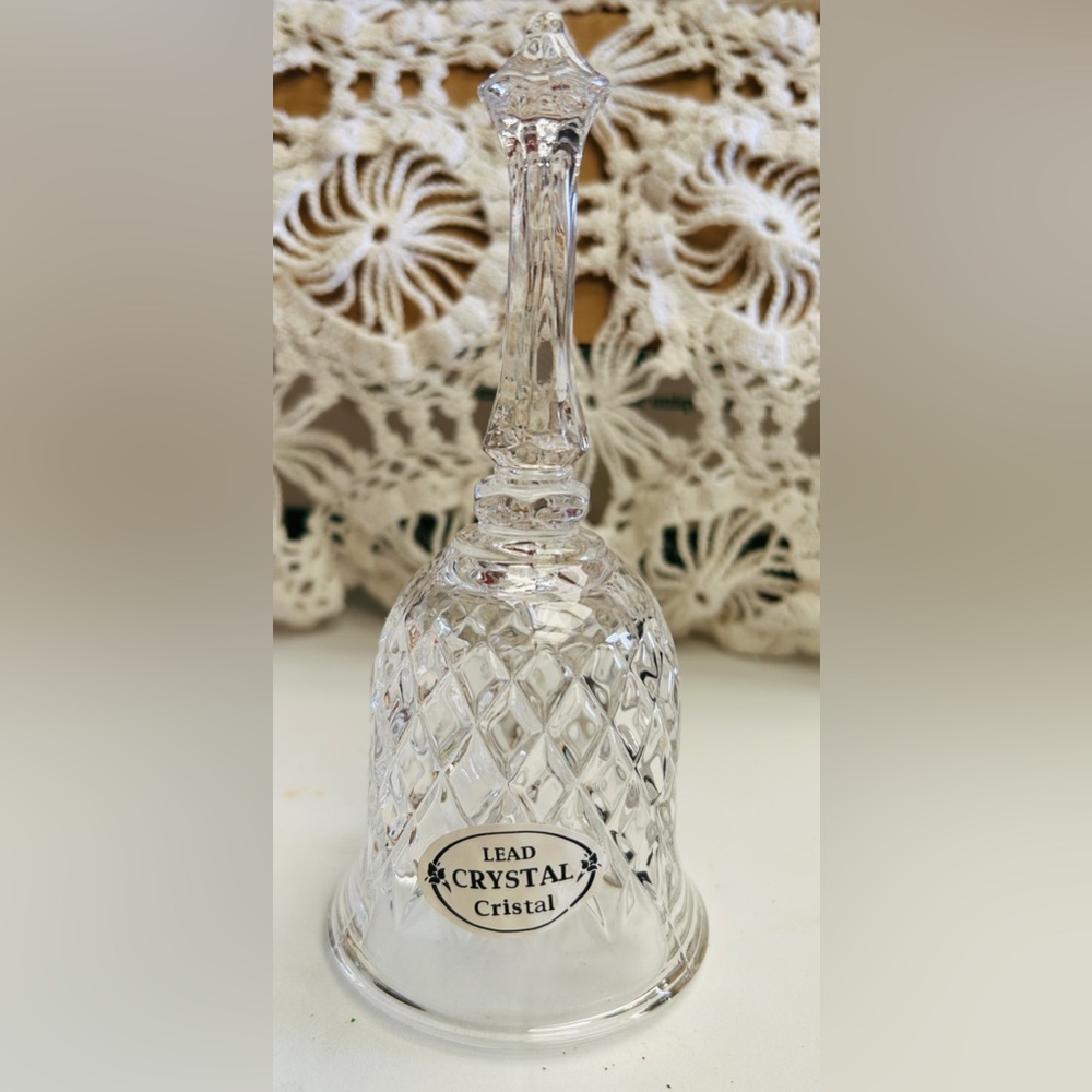Lead Crystal Diamond cut bell.  New condition.  Cristal brand. Clear, bright. - Picture 2 of 4